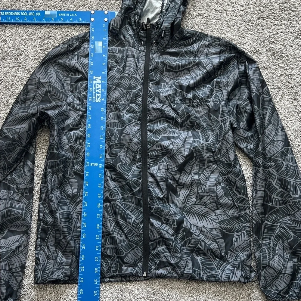 Resolution Women’s Gray Leaf Pattern Hooded Waterproof Windbreaker Jacket Size M